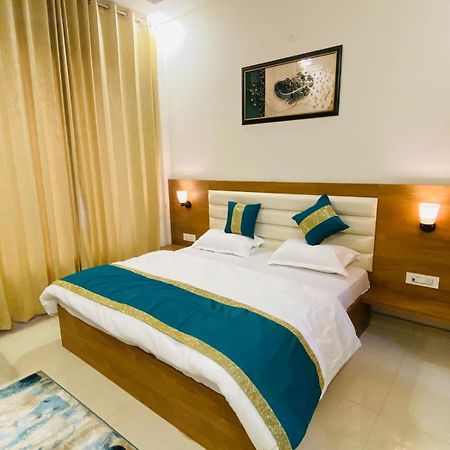 Ry Luxuries Hotel Amritsar Exterior photo