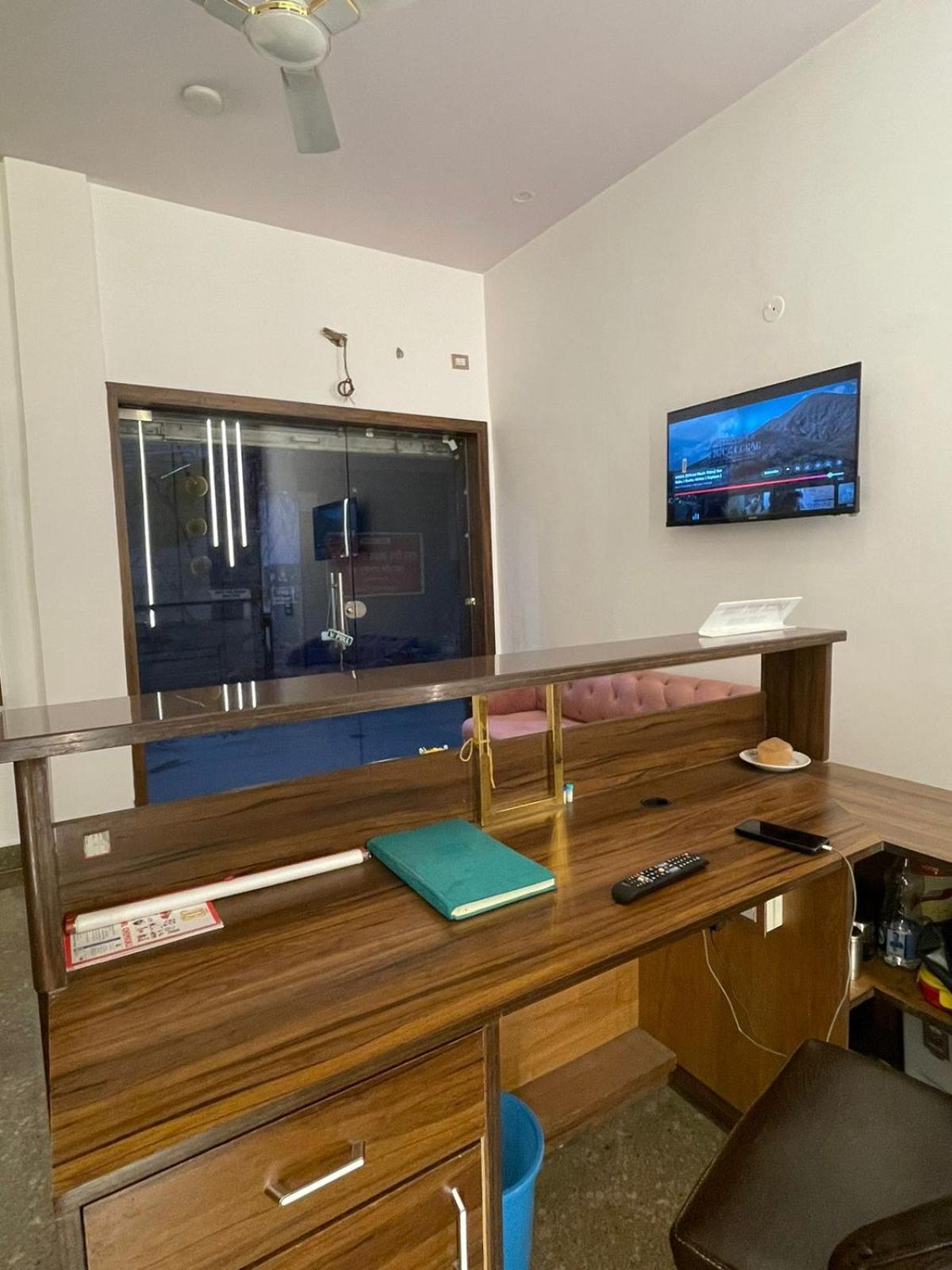 Ry Luxuries Hotel Amritsar Exterior photo