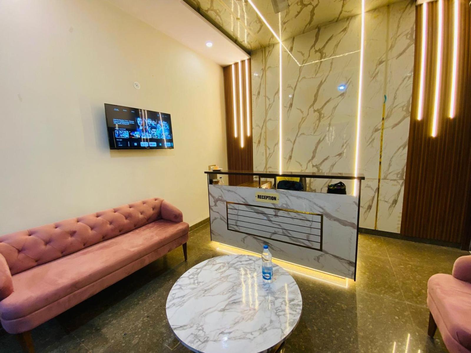 Ry Luxuries Hotel Amritsar Exterior photo