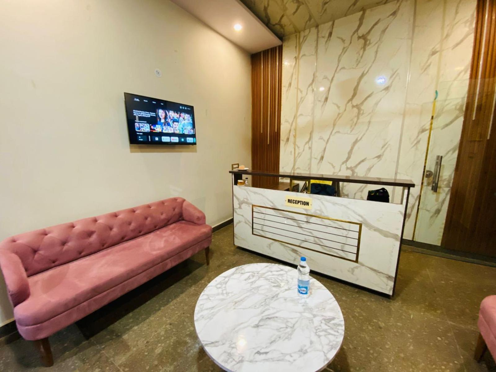 Ry Luxuries Hotel Amritsar Exterior photo