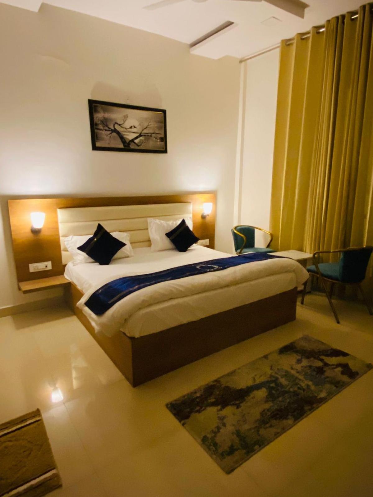 Ry Luxuries Hotel Amritsar Exterior photo